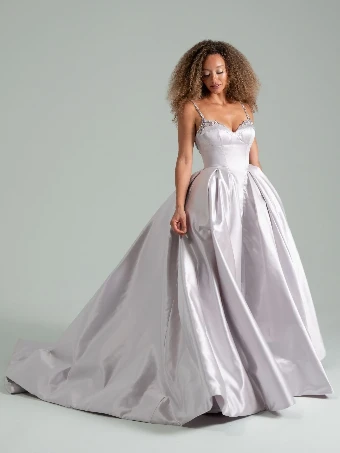 Hayley Paige QUEENOFGENOIVA/HP62627 #0 default Ivory thumbnail